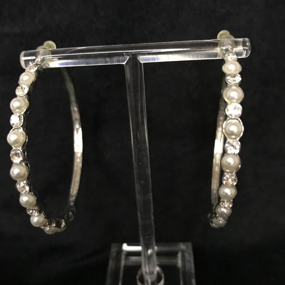 Silver Tone Hoop Earring & Bracelet Set - Picture 8 of 10